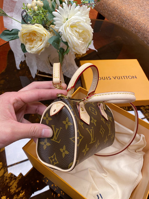 LOV2 Bags - Luxurious Bags  2658