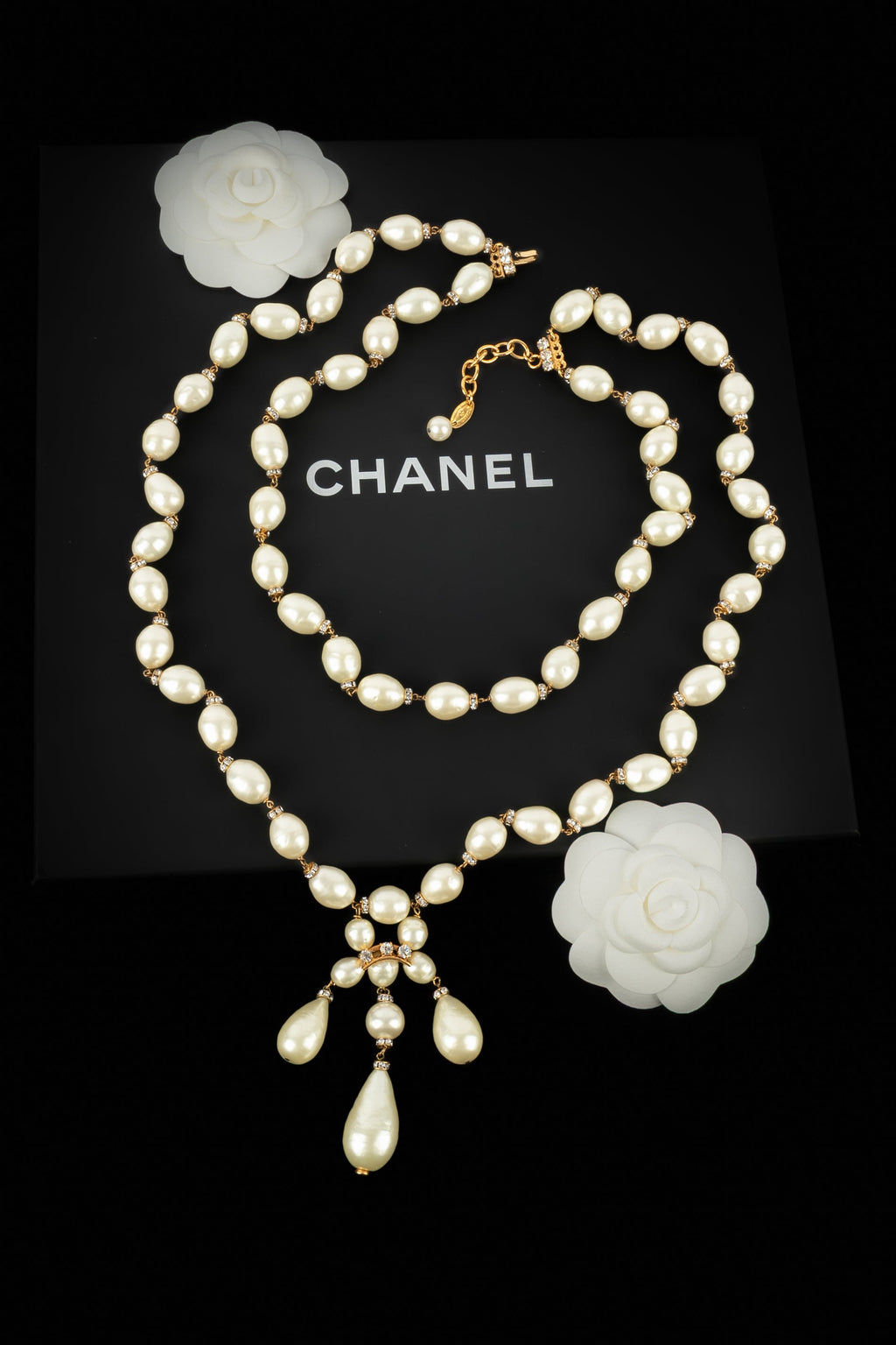Collier de perles Chanel 1980's