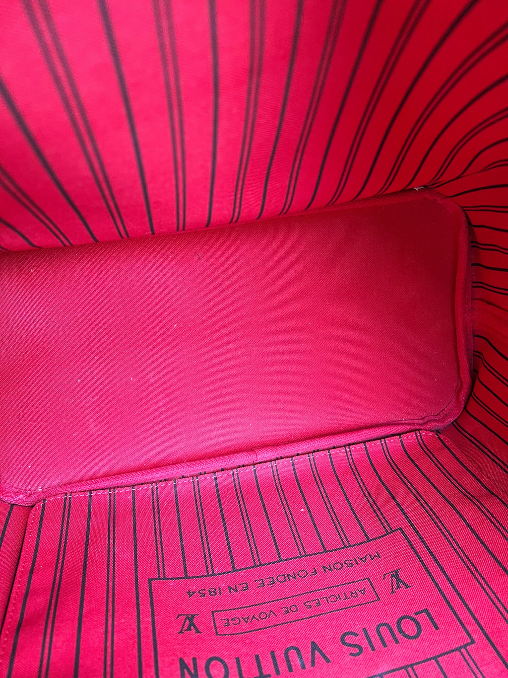 Louis Vuitton Neverfull MM Monogram Red (RRP £1,410)