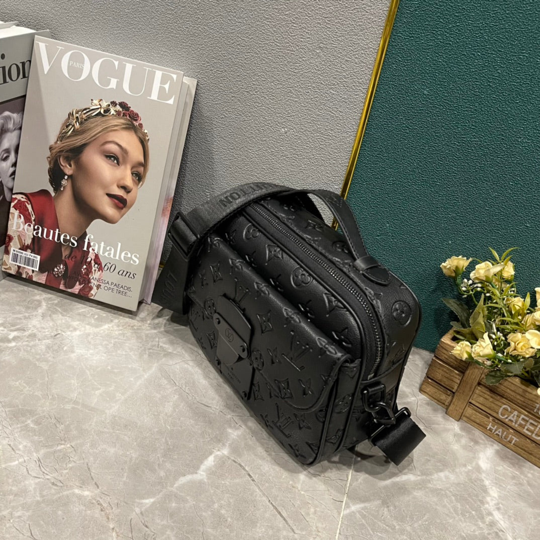 EN - Luxury Bags LUV 855