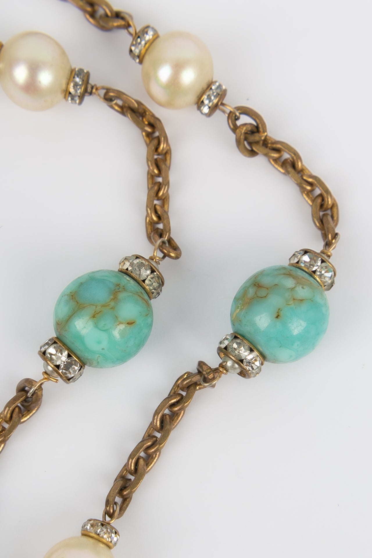 Collier. / sautoir ancien Chanel