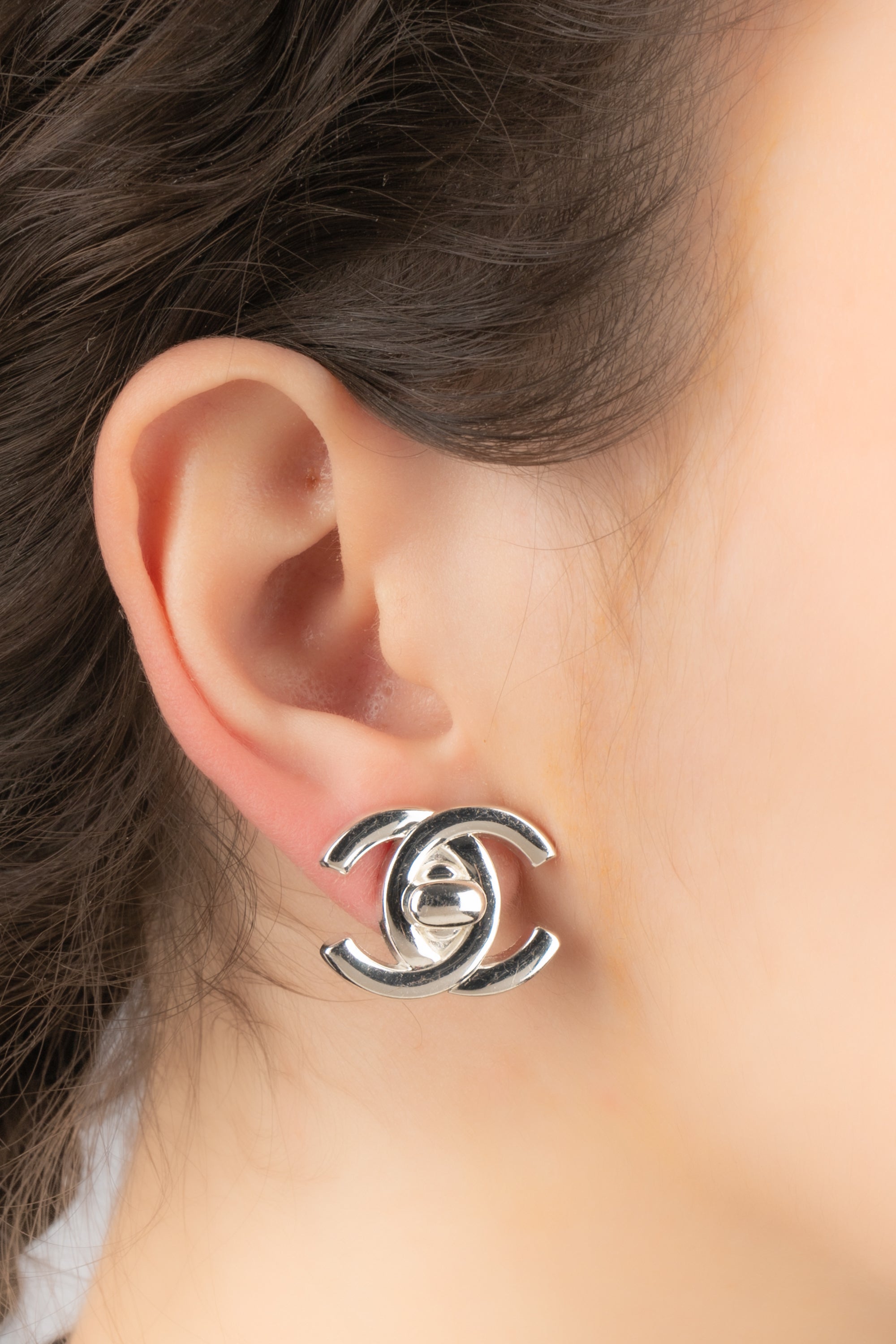 Boucles d'oreilles tourniquet Chanel