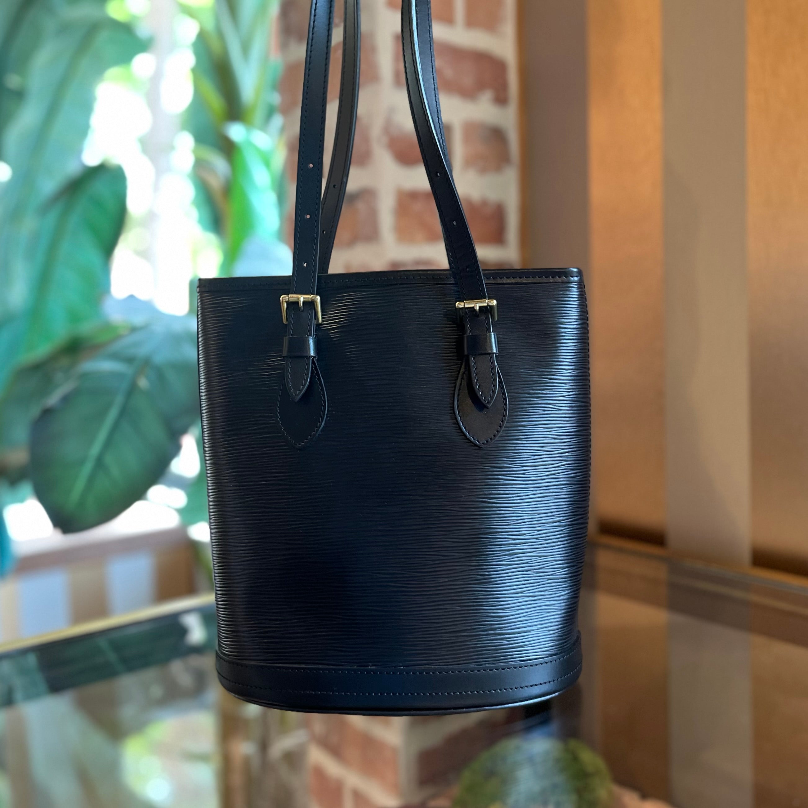 LOUIS VUITTON Petit Bucket Bag Epi Leather