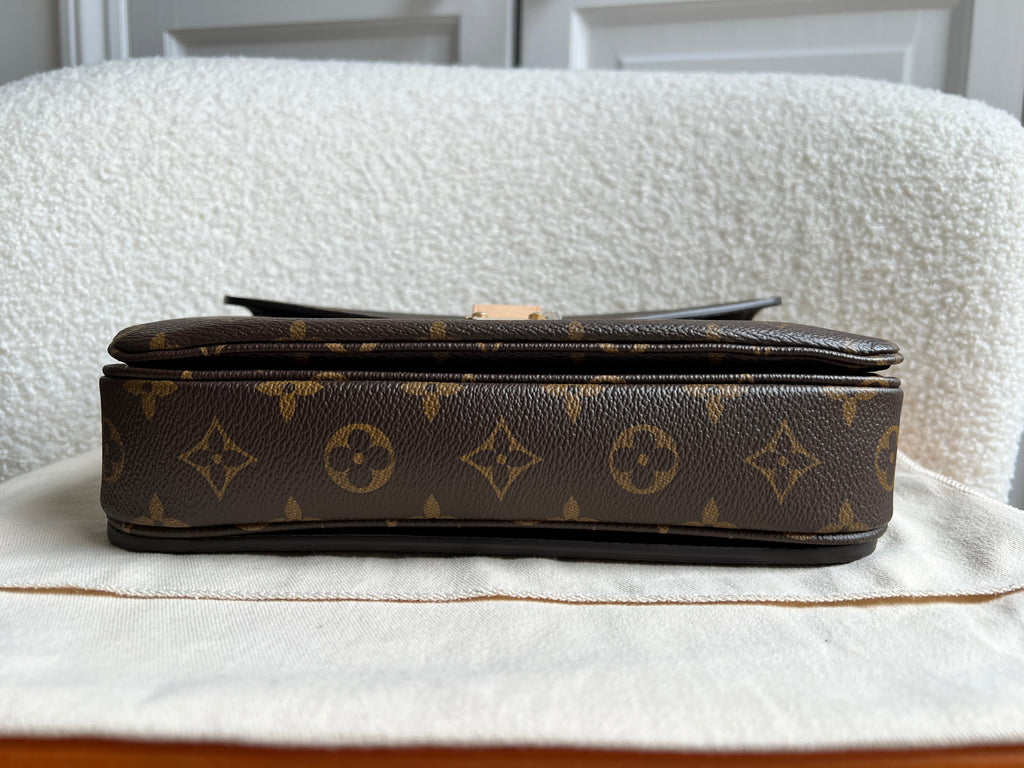Louis Vuitton Pochette Metis Monogram (RRP £1,970)