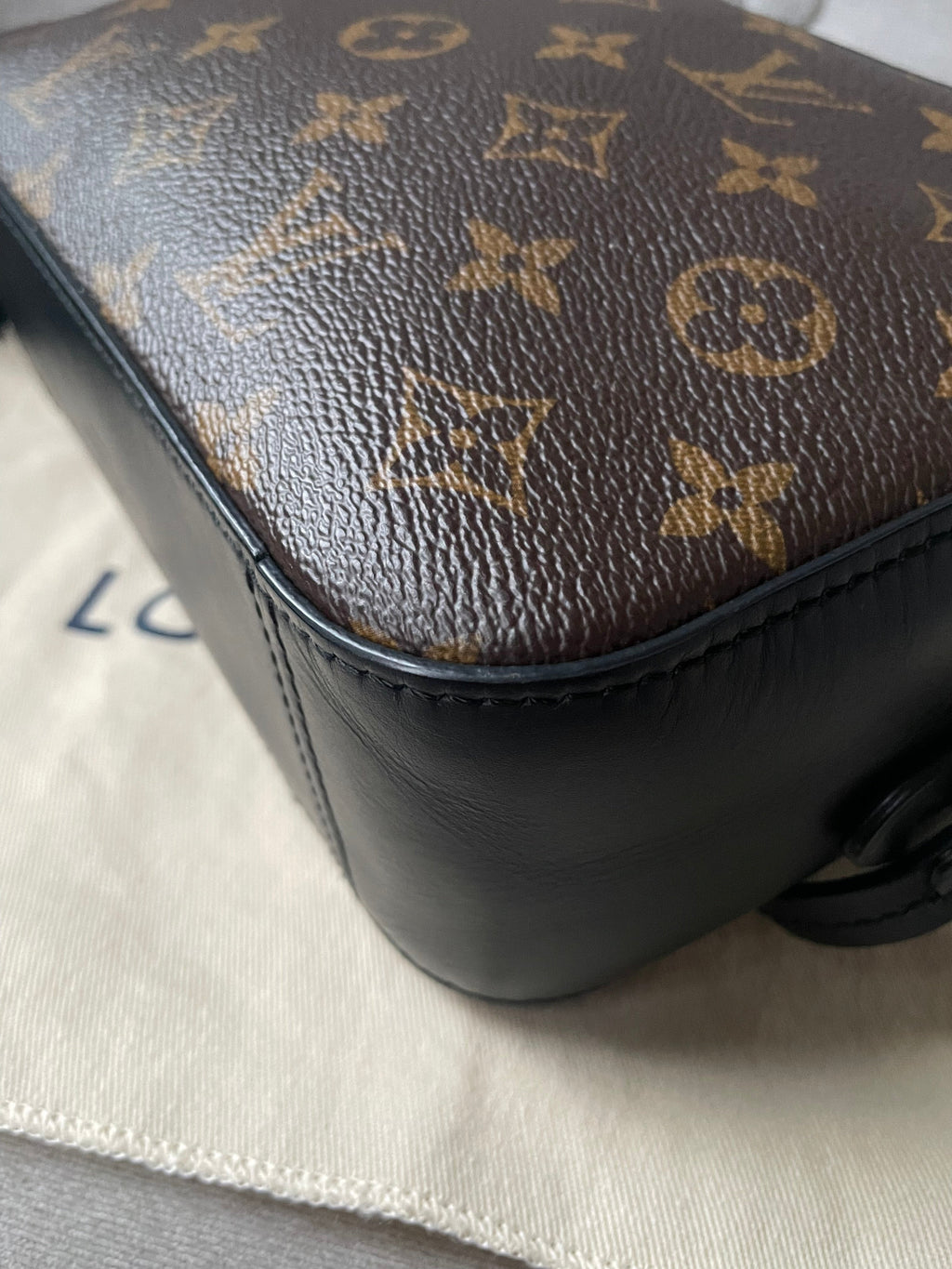 Louis Vuitton Saintonge Black and Monogram