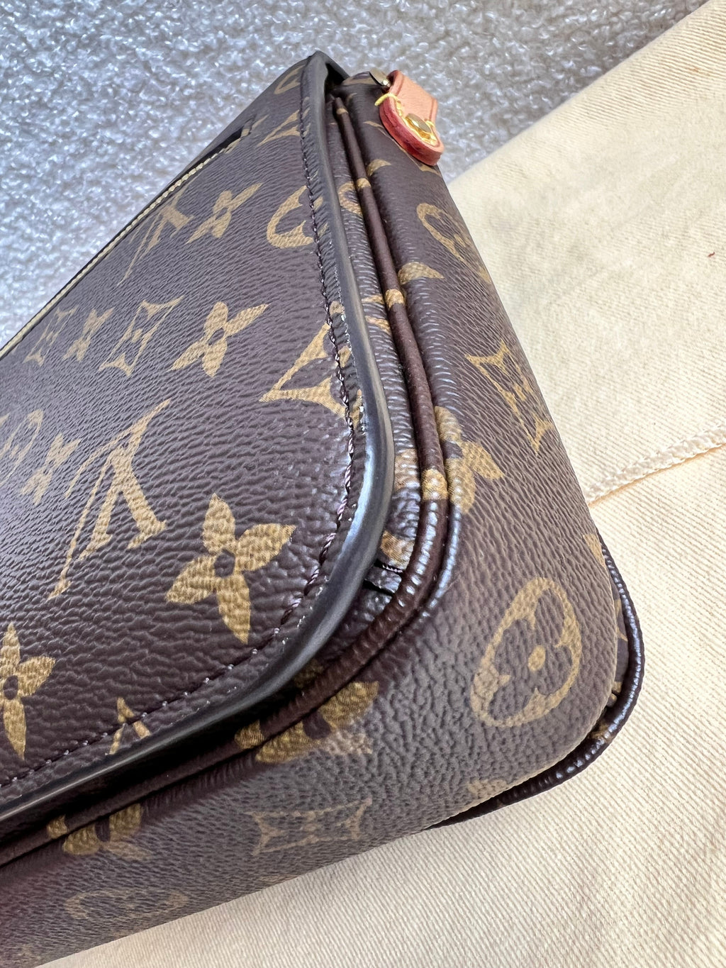 Louis Vuitton Pochette Metis Monogram (RRP £1,970)