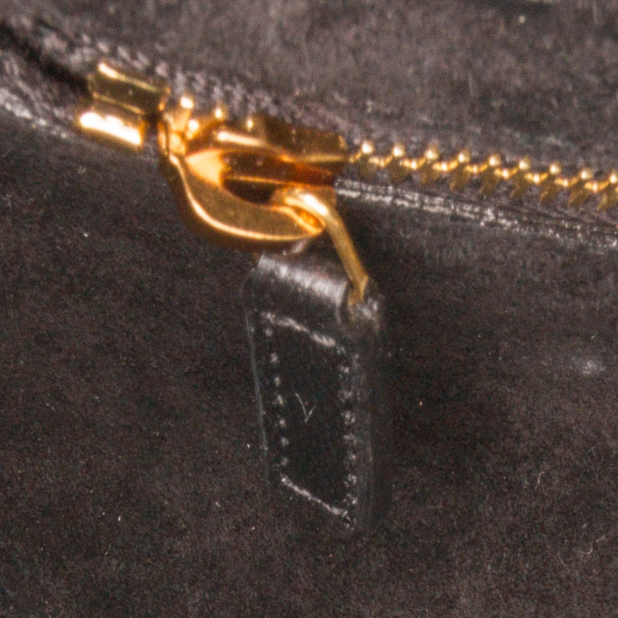 Yves Saint Laurent Le 5 ÃƒÆ’Ã‚Â  7 Black Leather