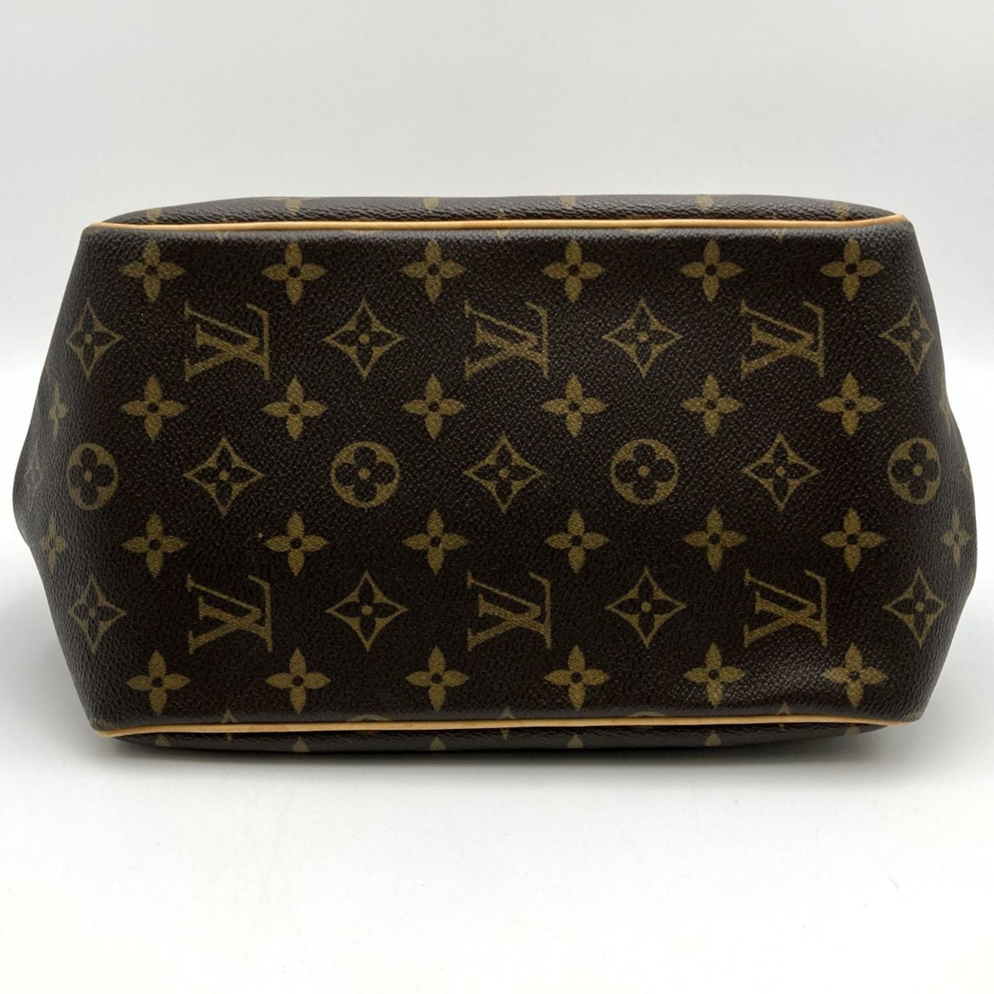 Louis Vuitton Batignolles  Canvas Shoulder Bag ()