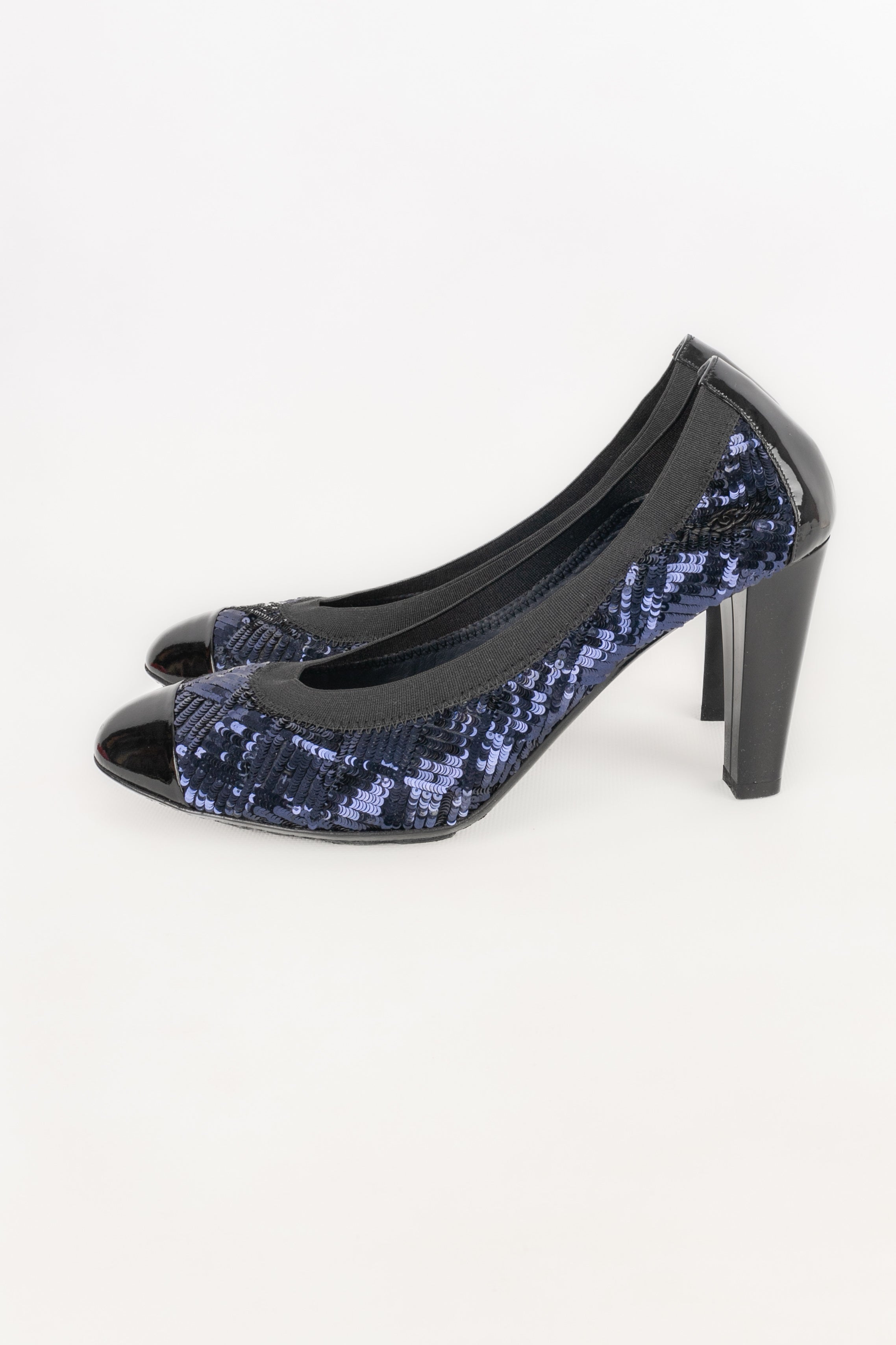 Escarpins bleus Chanel