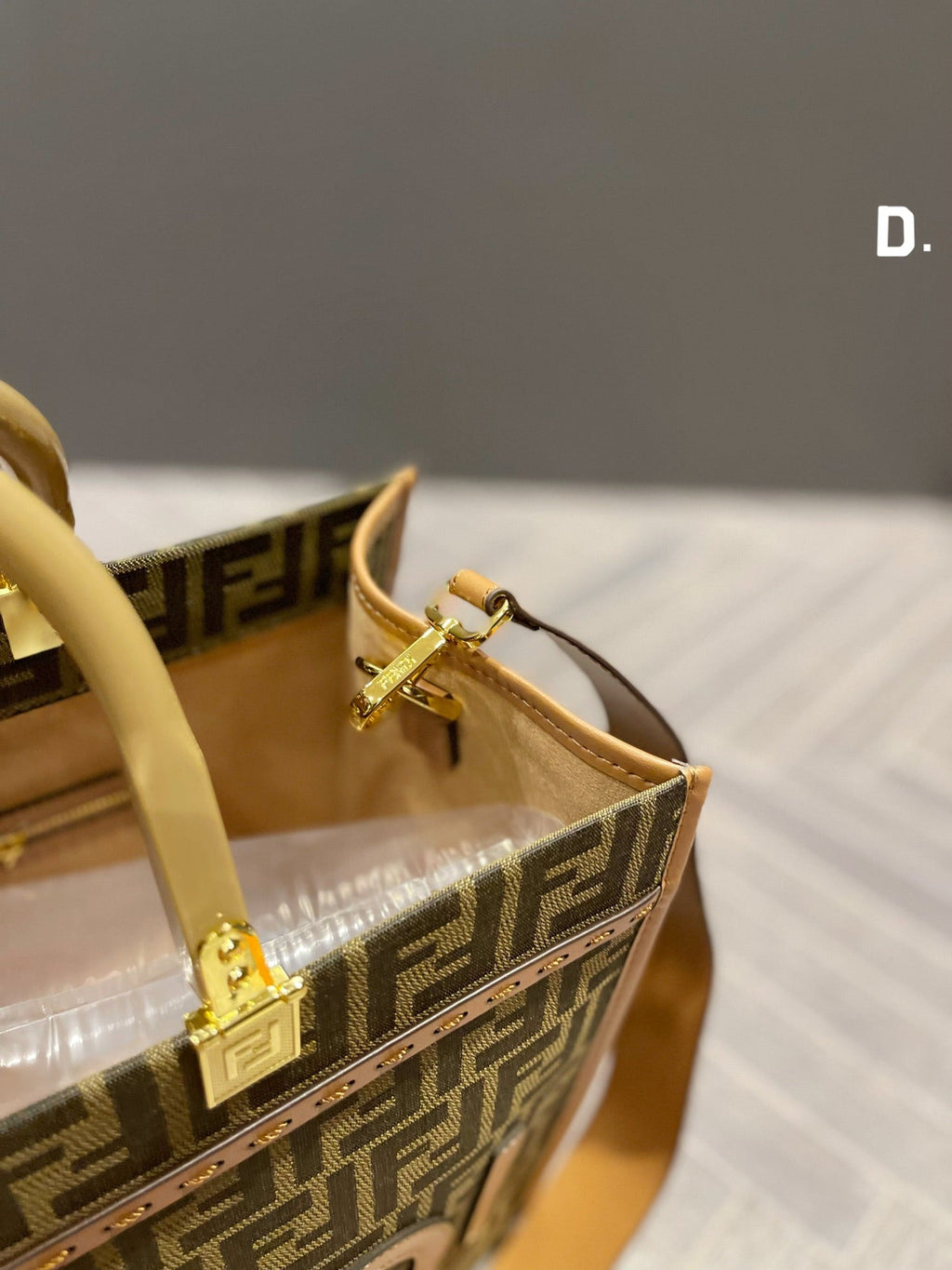 EN - New Lux Bags FEI 273