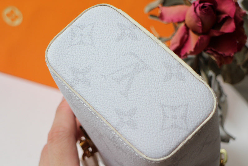 LOV2 Bags - Luxurious Bags  1616