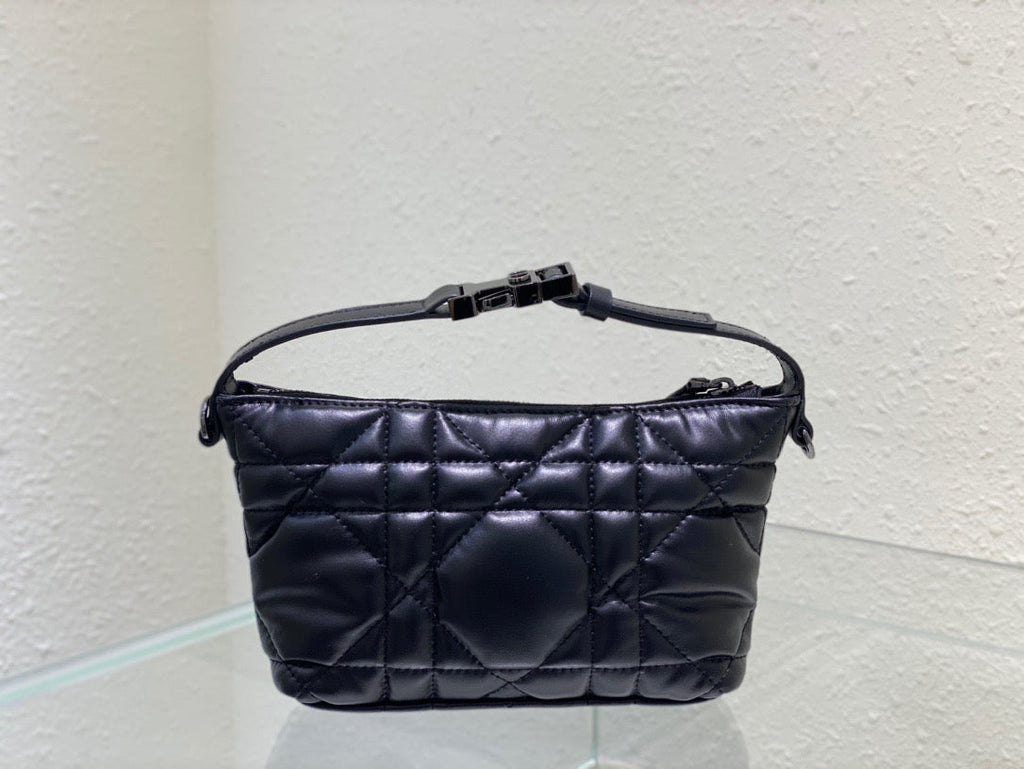GLAMI Small DYORTravel Nomad Pouch Black, For Women, WomenÃ¢â‚¬â„¢s Handbags 6in/15cm CD S5553BMIG_M900
