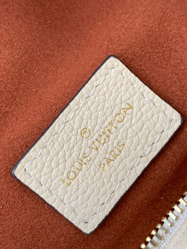 LOV2 Bags - Luxurious Bags  1546