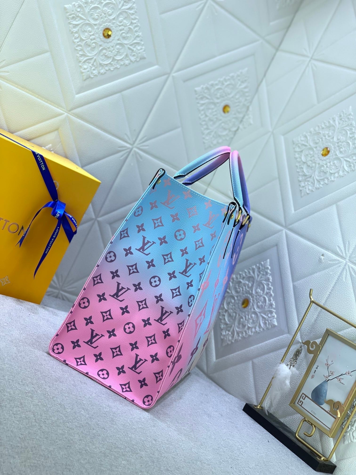 EN - Luxury Bags LUV 748
