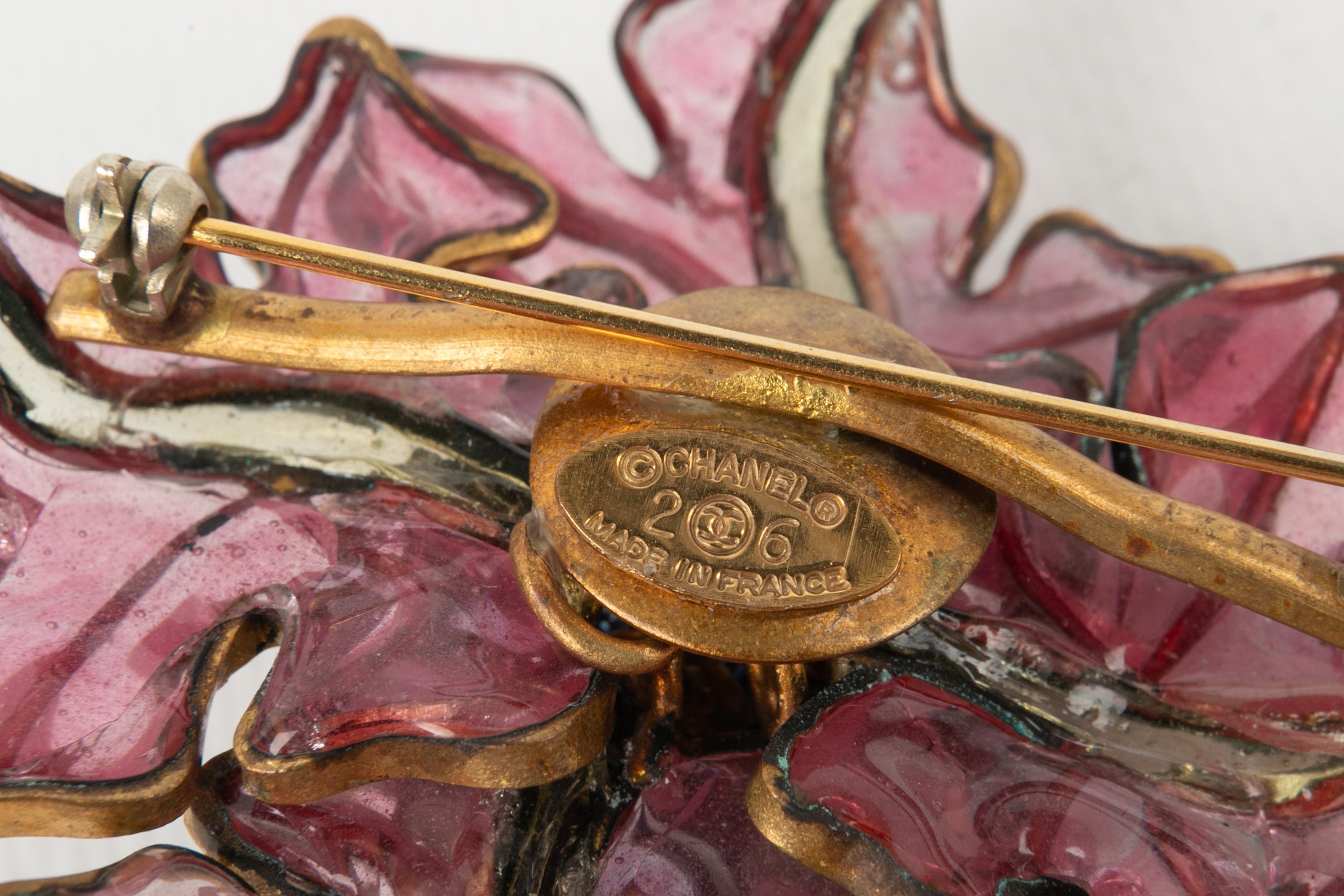 Broche en pÃƒÆ’Ã‚Â¢te de verre Chanel 1990s