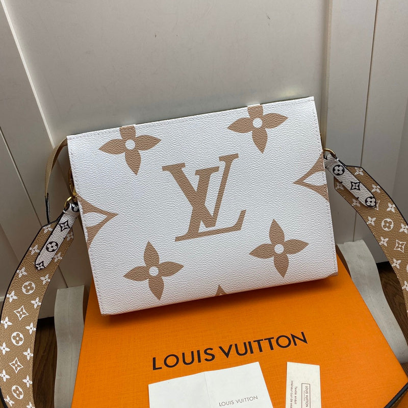 LOV2 Bags - Luxurious Bags  1849