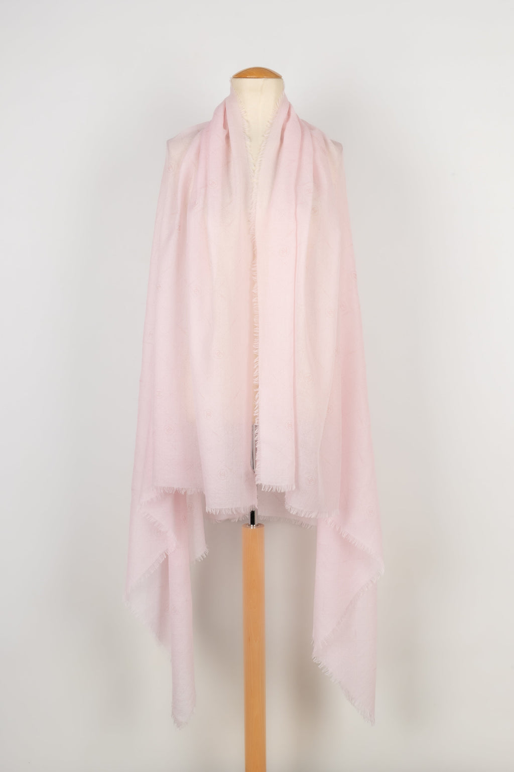 Etole en cachemire rose Chanel