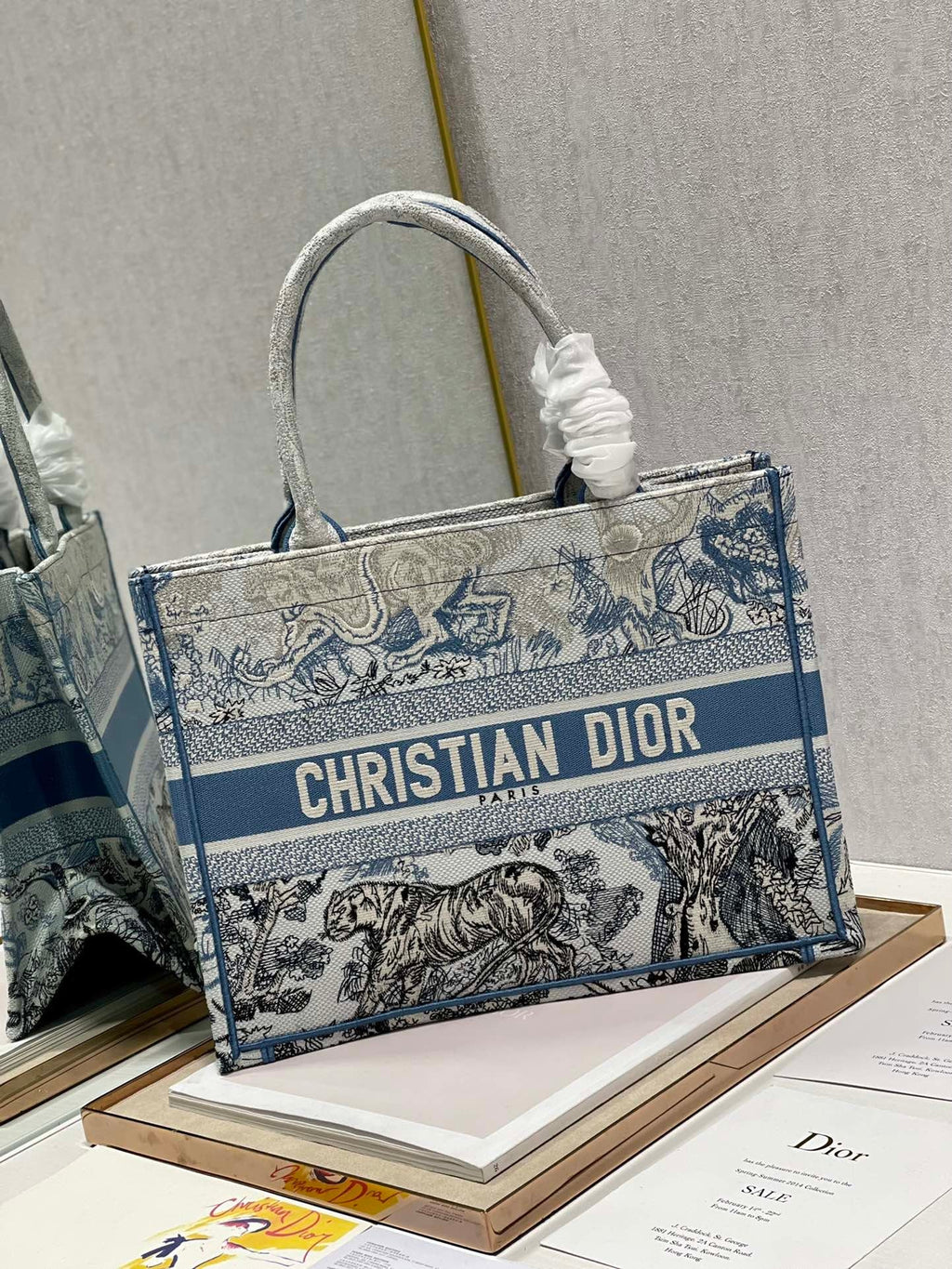 GLAMI MeGLAMIum Book Tote Blue Toile de Jouy Reverse Embroidery, Blue, For Women WomenÃ¢â‚¬â„¢s Handbags, Shoulder Bags, 36cm CD M1296ZRGO_M928