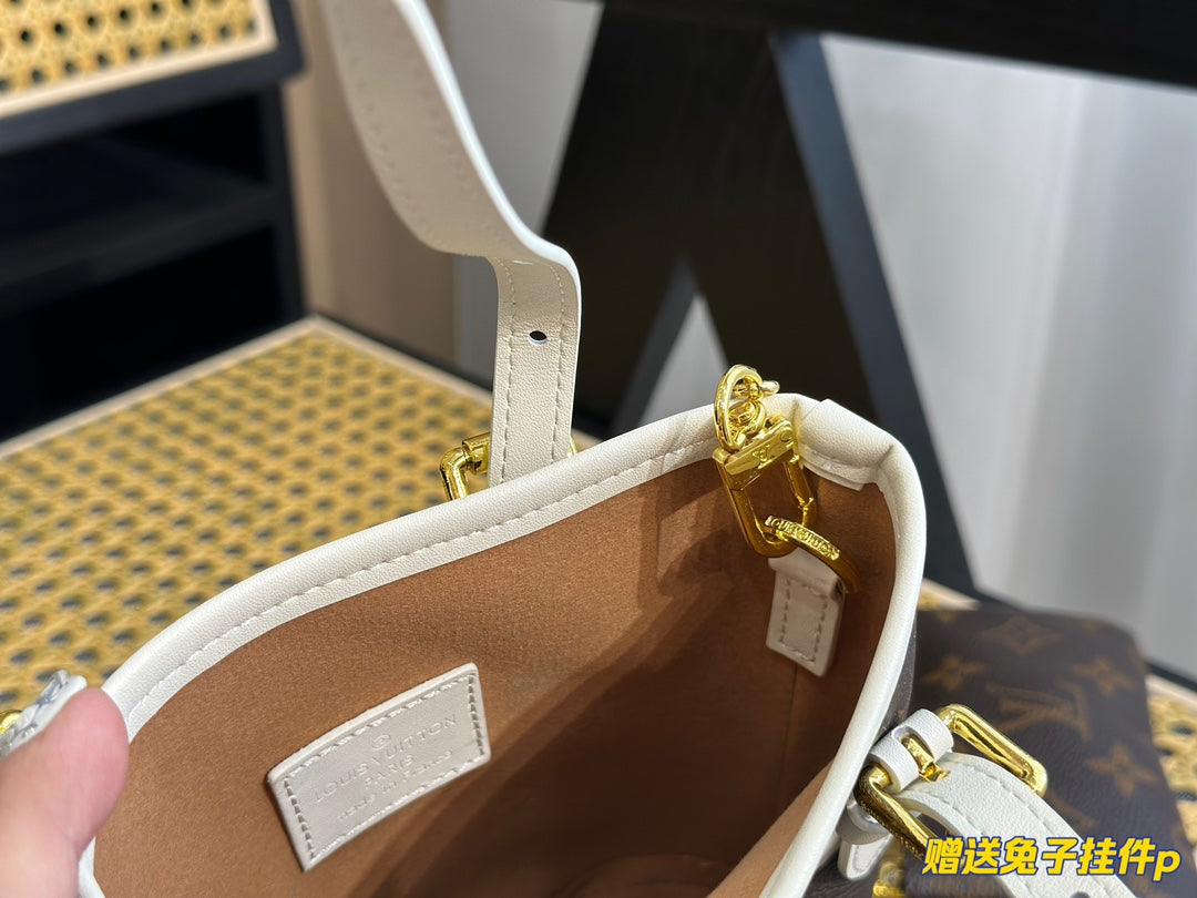 EN - Luxury Bags LUV 725