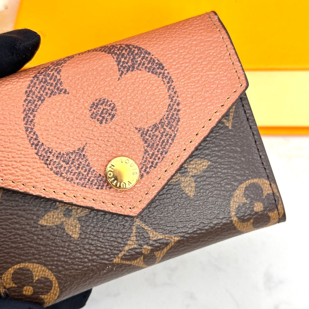 EN - New Arrival Wallet LUV 137