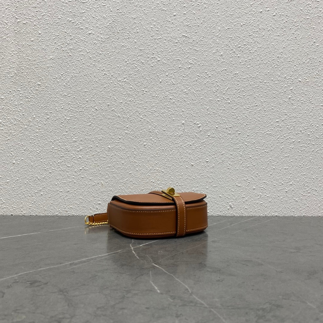 GLAMI Small 16 Wallet On Chain Tan For Women 6in/14cm 10G453CQ7.04LU