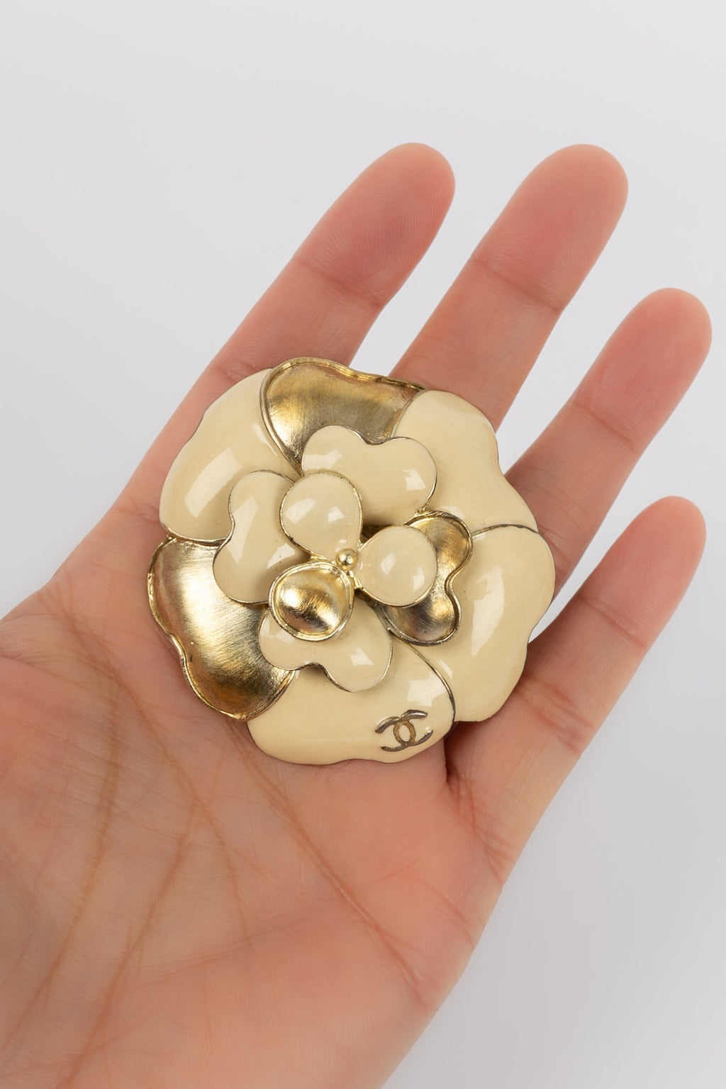 Broche camÃƒÆ’Ã‚Â©lia Chanel Printemps 2007