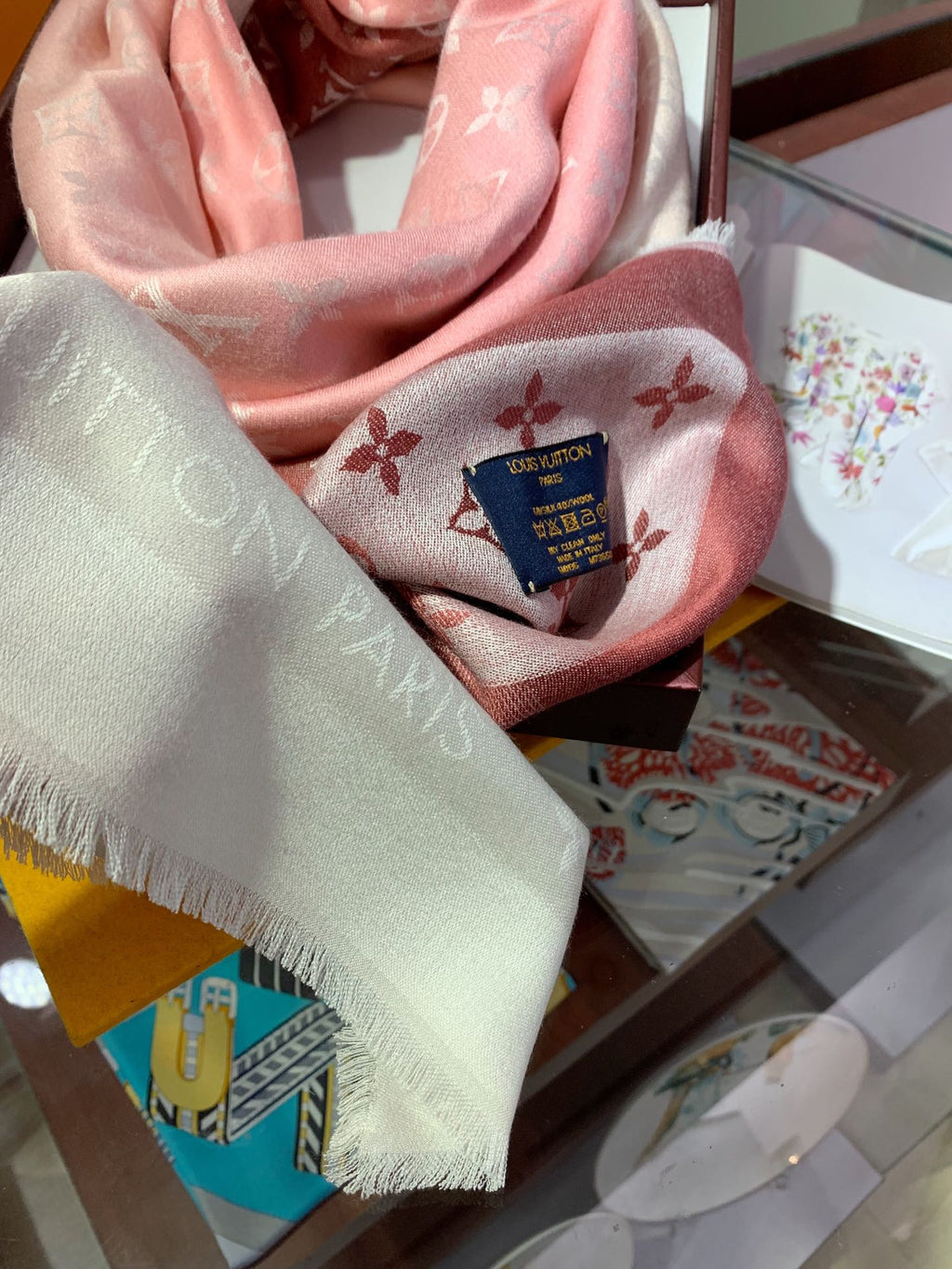 EN - Luxury LUV  Scarf 026