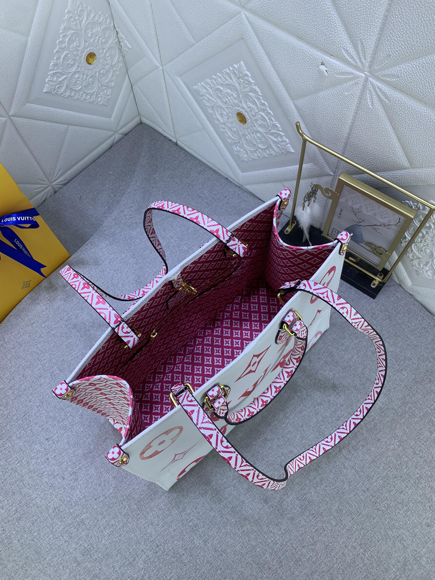 EN - Luxury Bags LUV 817