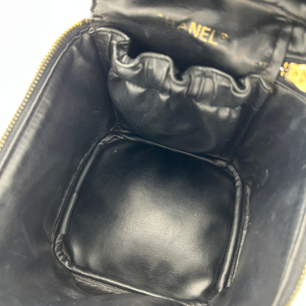 CHANEL Calfskin Cosmetic Van Bag Black ch7727ds