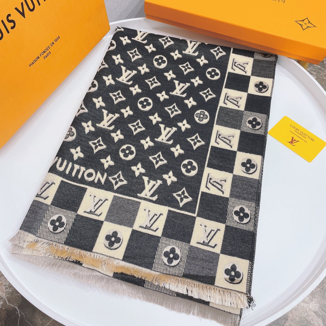 EN - Luxury LUV  Scarf 017