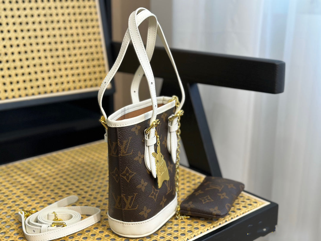 EN - Luxury Bags LUV 725