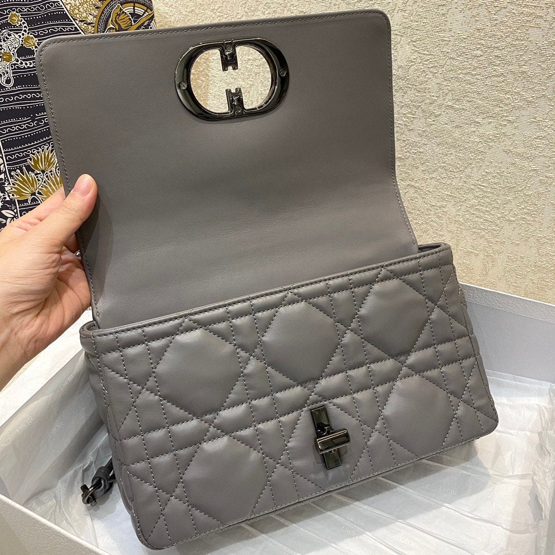 GLAMI MeGLAMIum Caro Bag Gray Padded Macrocannage, Dark Grey, For Women WomenÃ¢â‚¬â„¢s Handbags, Crossbody Bags, 25cm CD M9242BNGK_M41G