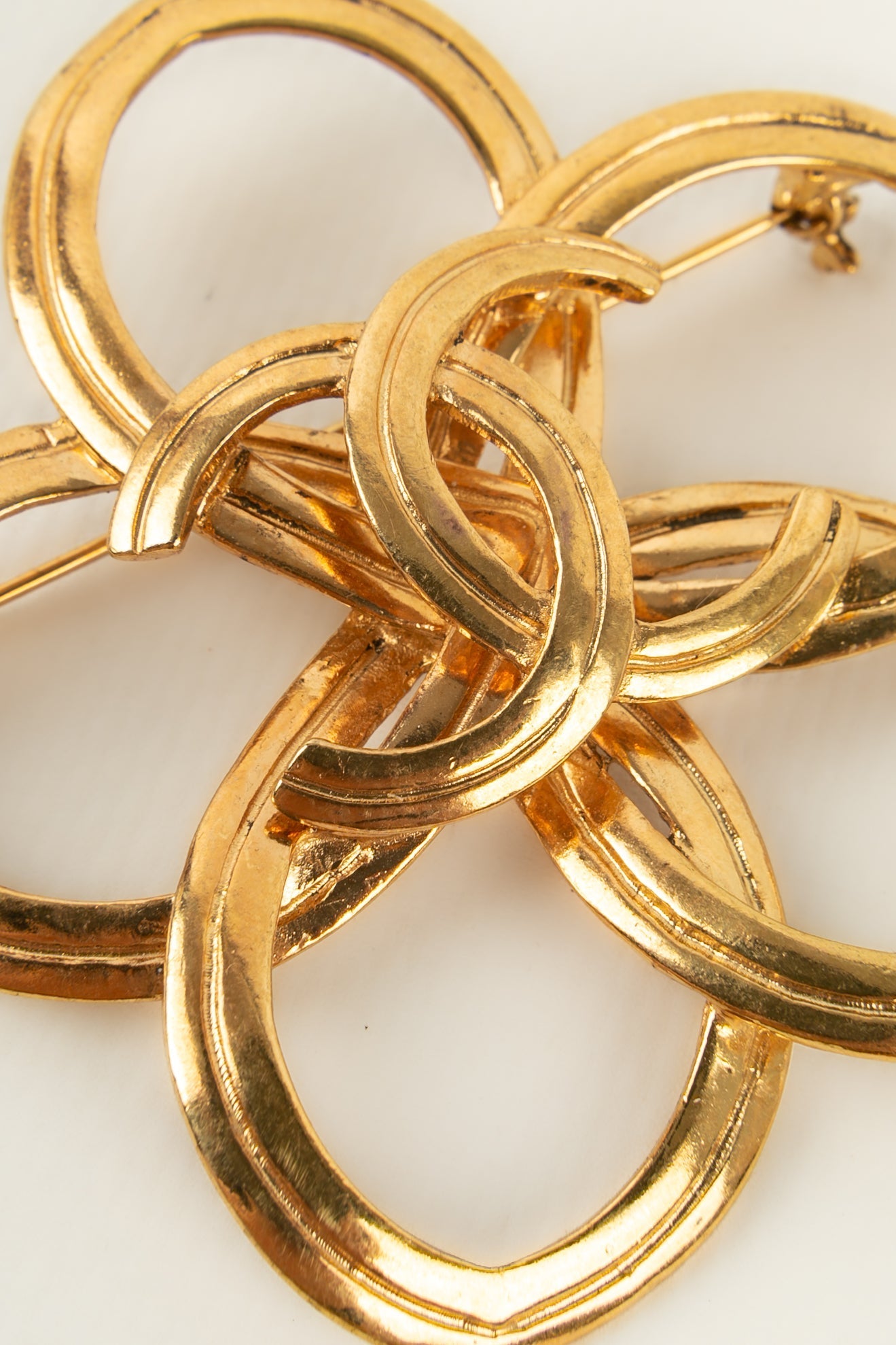 Broche fleur Chanel Printemps 1996