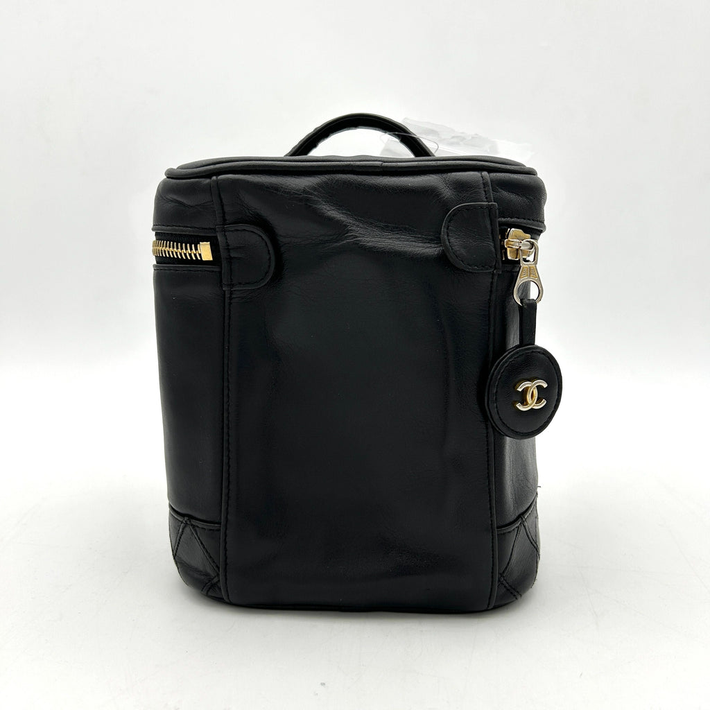 CHANEL Calfskin Cosmetic Van Bag Black ch7727ds