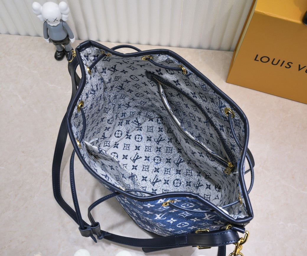 EN - Luxury Bags LUV 875