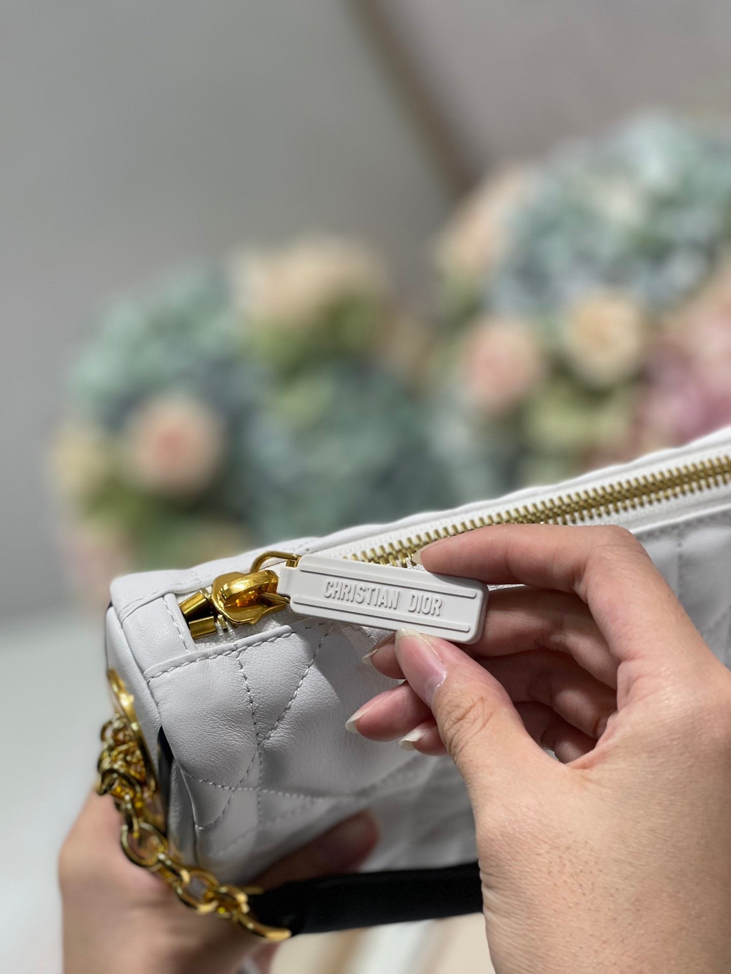 GLAMI Small Vibe Hobo Bag White Cannage, White Handbags, Crossbody Bags, 20cm CD M7200ONOA_M879