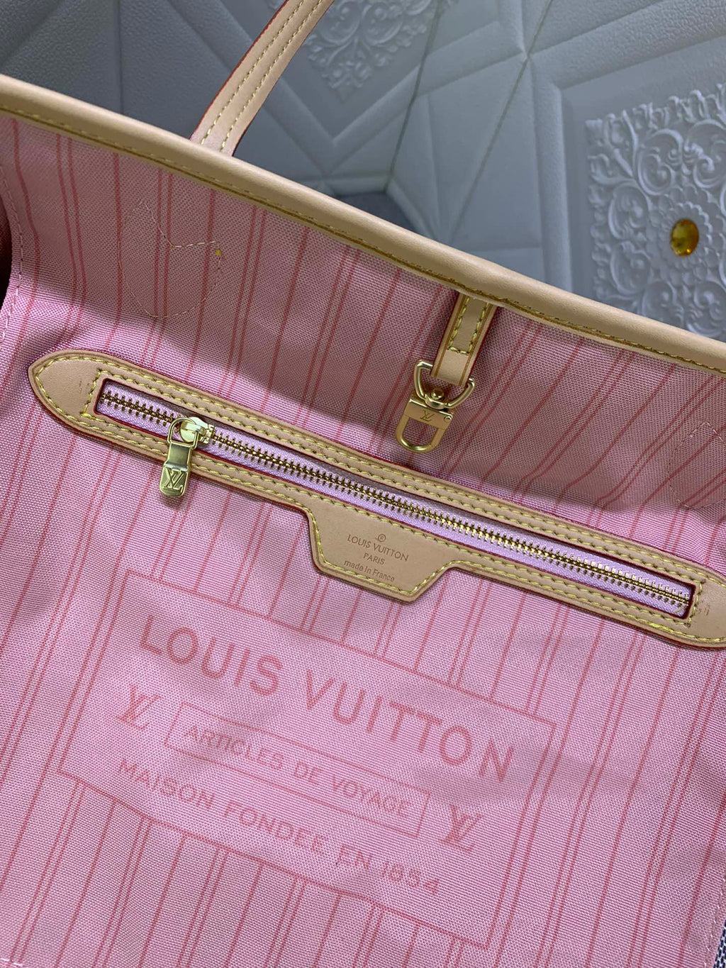 EN - Luxury Bags LUV 812