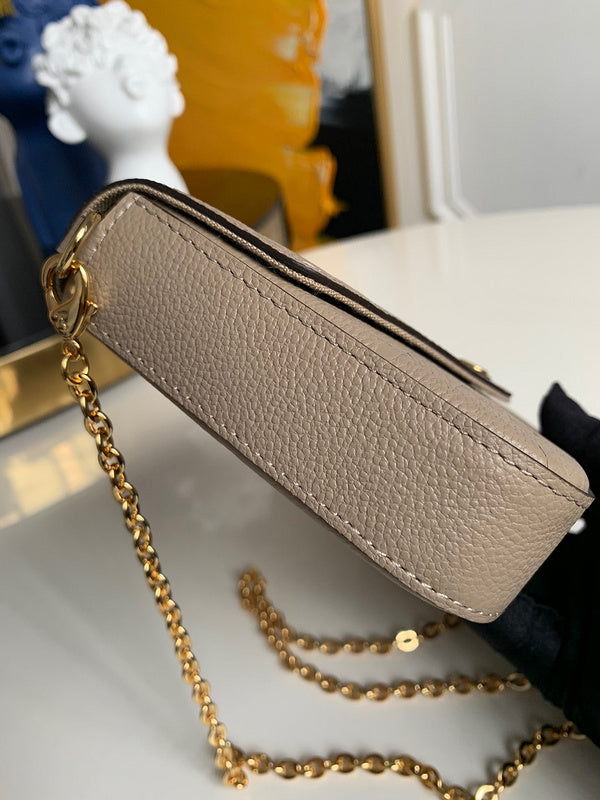 LOV2 Bags - Luxurious Bags  1819