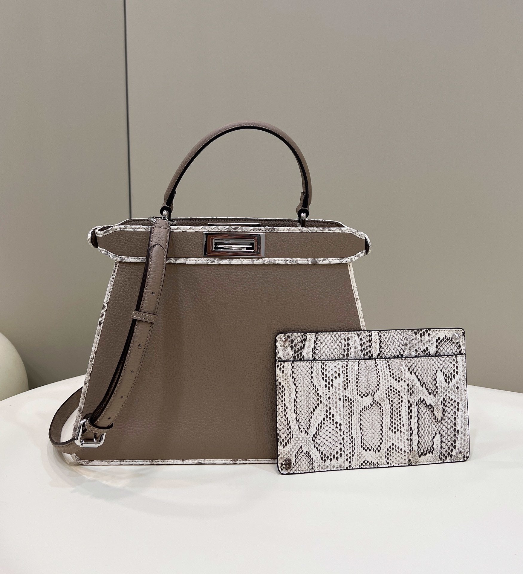 FI GlamI ISeeU MeGLAMIum Greige For Women, Handbags, Shoulder Bag 13.1in/33.5cm FF