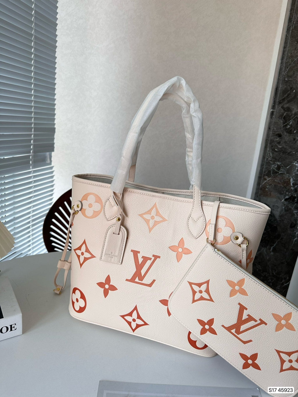 EN - Luxury Bags LUV 843