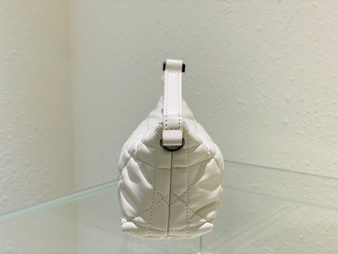 GLAMI Small DYORTravel Nomad Pouch White, For Women, WomenÃ¢â‚¬â„¢s Handbags 6in/15cm CD S5553BMIG_M030