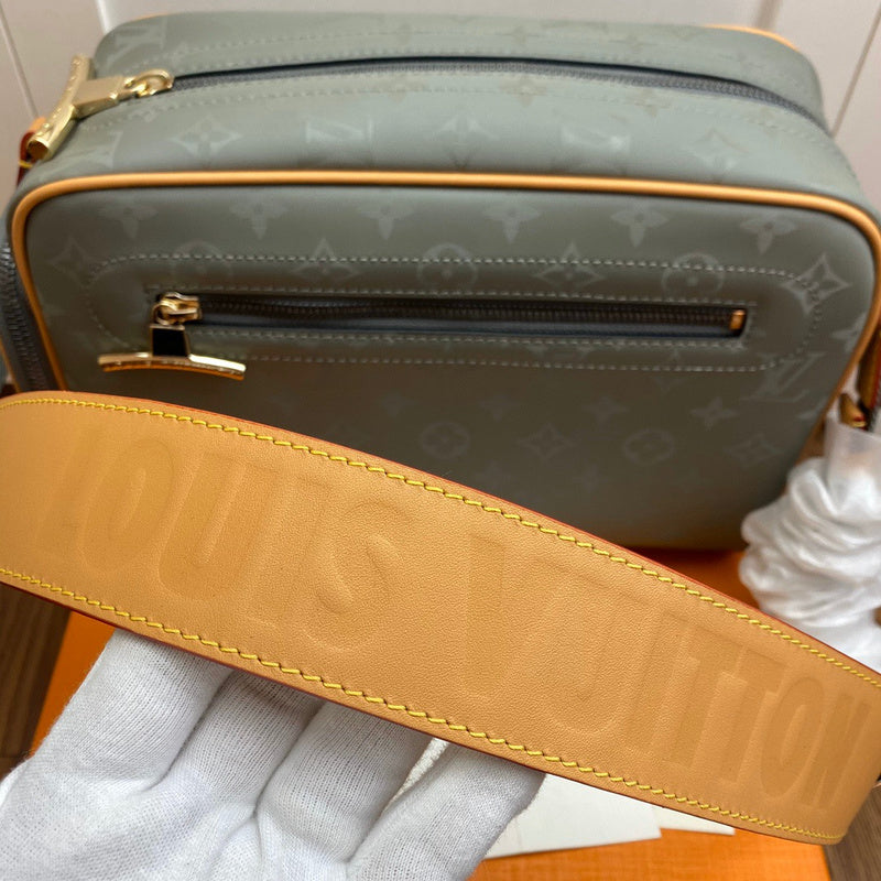 LOV2 Bags - Luxurious Bags  1947