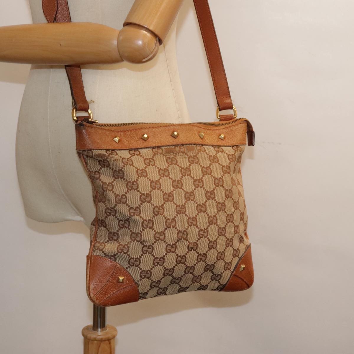 GUCCI GG Canvas Shoulder Bag Beige 90726