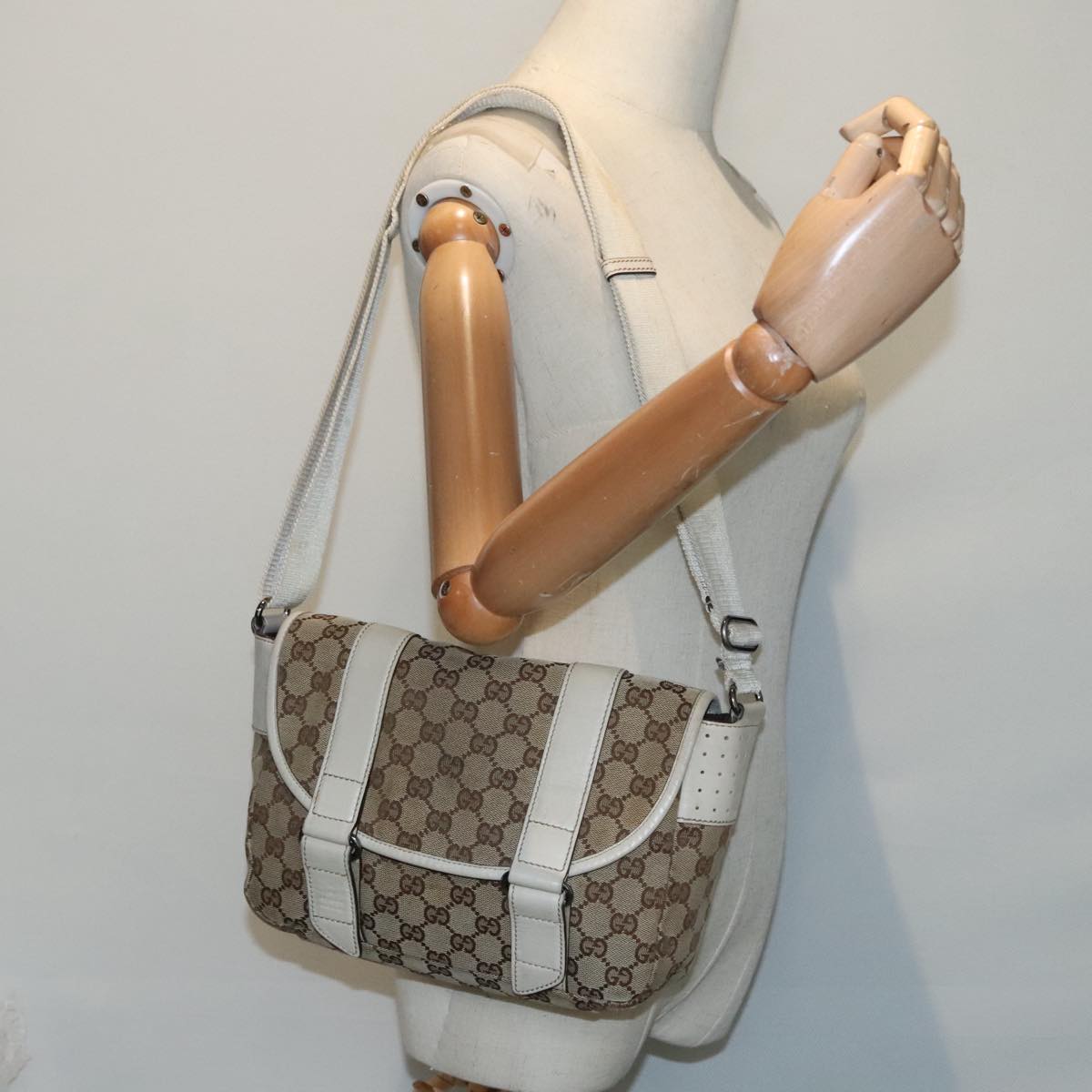 GUCCI GG Canvas Shoulder Bag Beige Silver 145858 90738