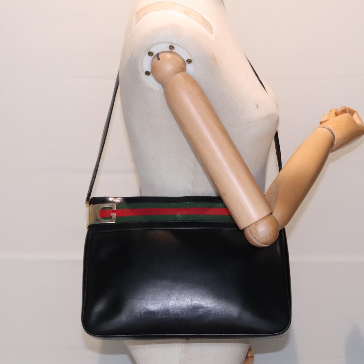 GUCCI Web Sherry Line Shoulder Bag Leather Black Gold Red 90952