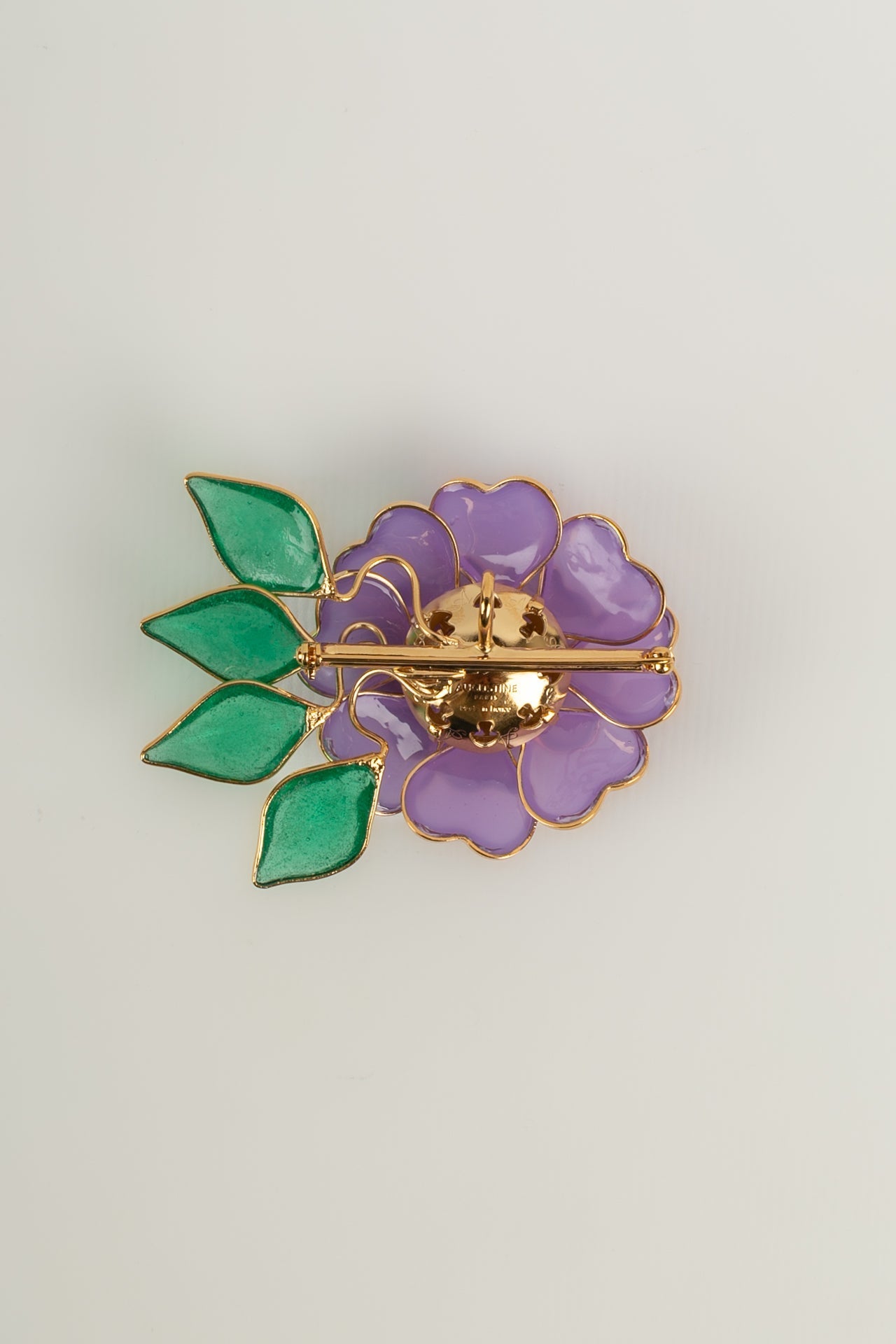 Broche Augustine
