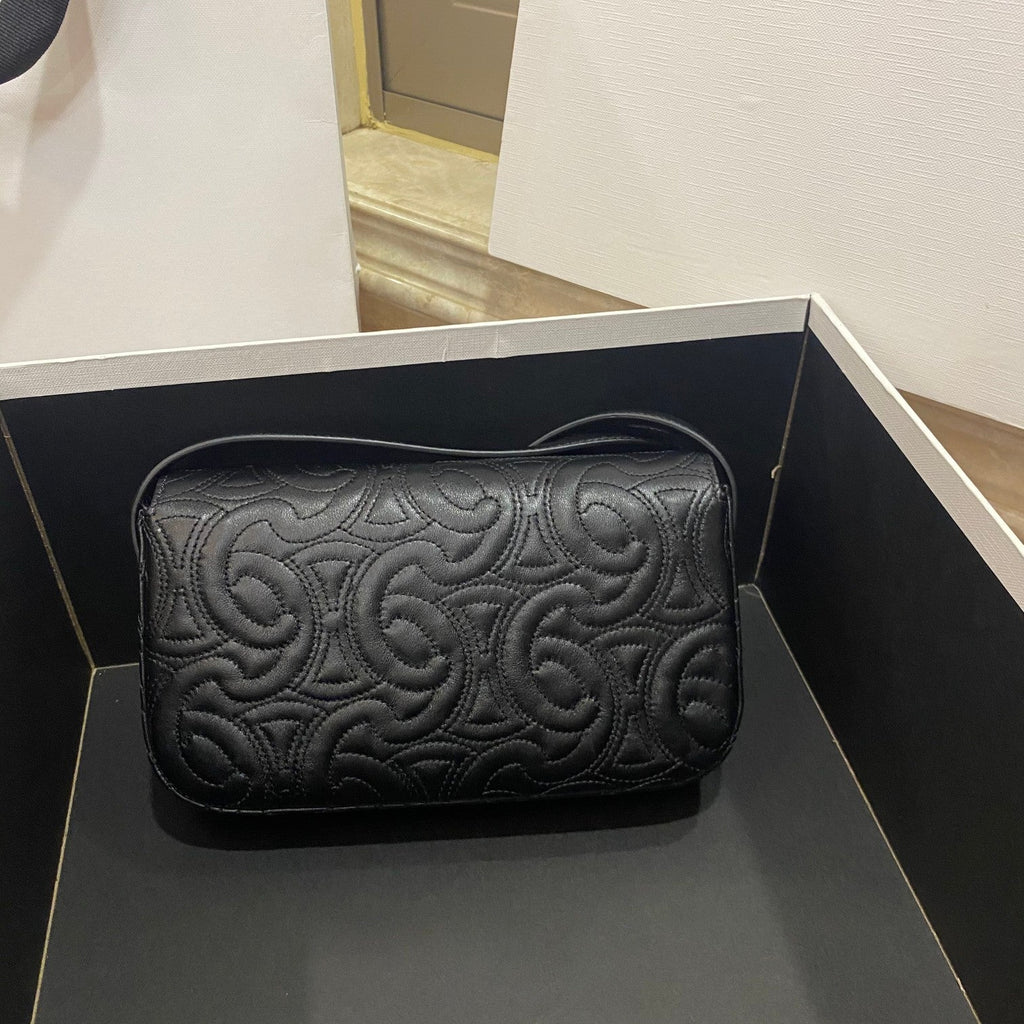 GLAMI Triomphe Shoulder Bag In Quilted Triomphe Lambskin Black For Women 8in/20cm 194143EF4.38NO