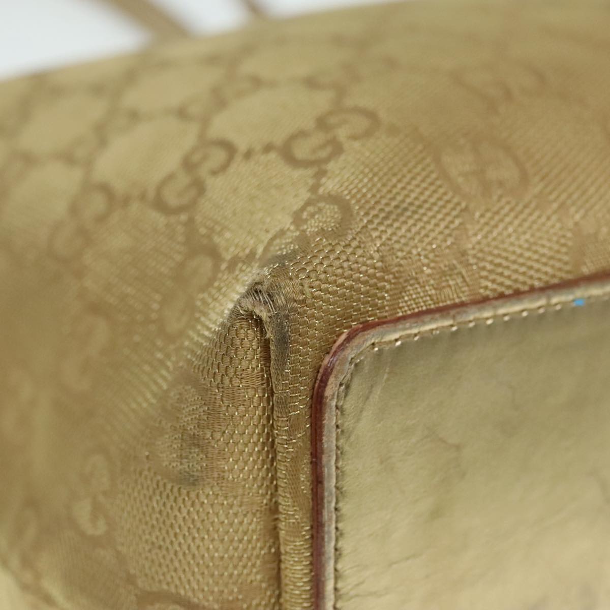 GUCCI GG Canvas Shoulder Bag Gold Tone Gold 0021099 91390