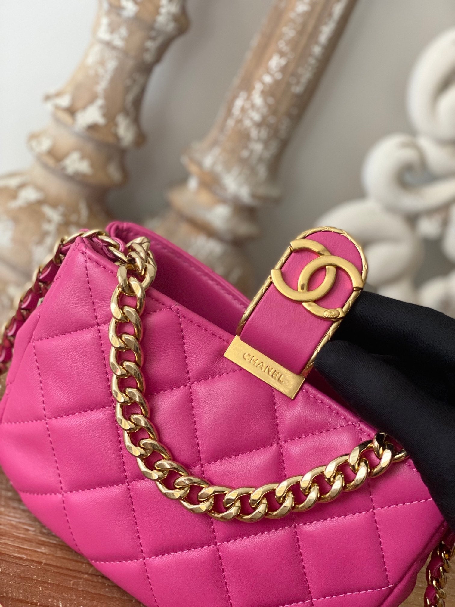 CHLSmall Hobo Bag Gold Hardware PiNike For Women, Women’s Handbags, Shoulder Bags 7.5in/19cm