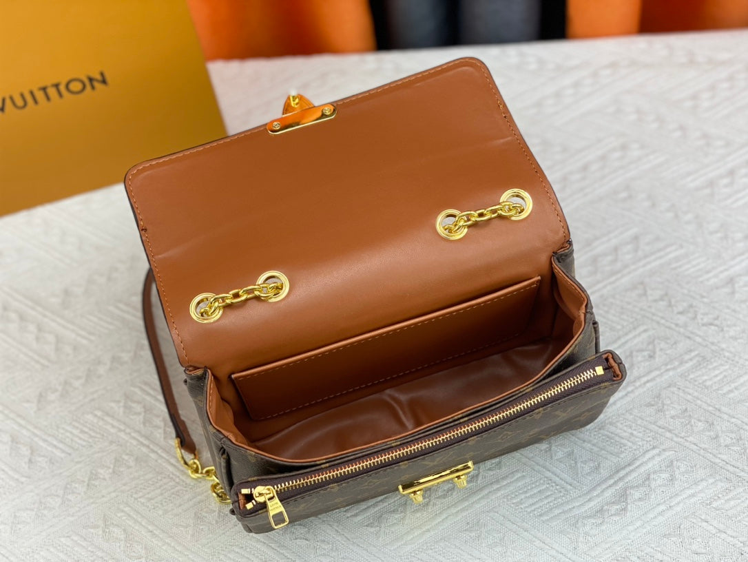 EN - Luxury Bags LUV 742